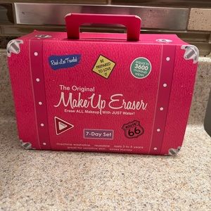 Brand new the original make up eraser 7 day set